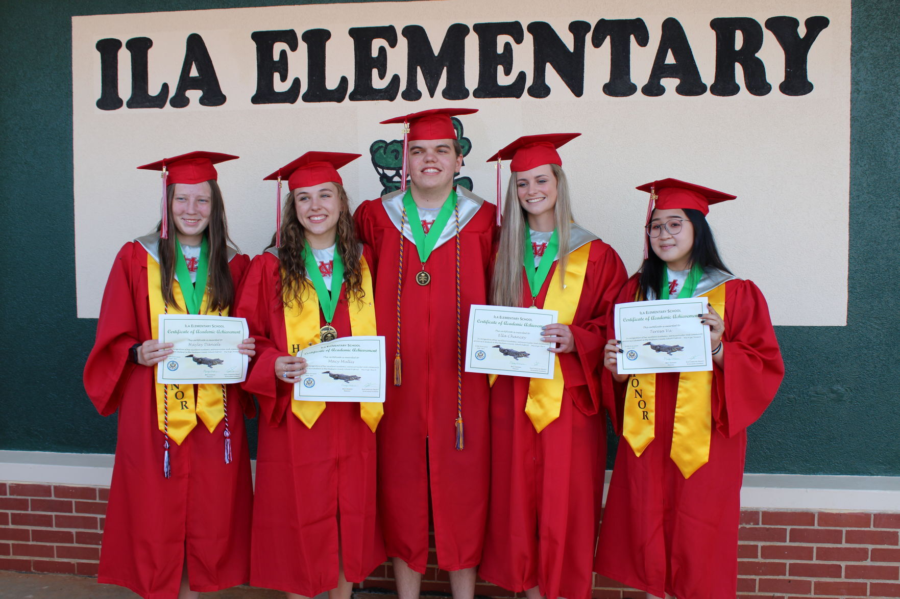 Ila Elem. presents 2021 scholarships